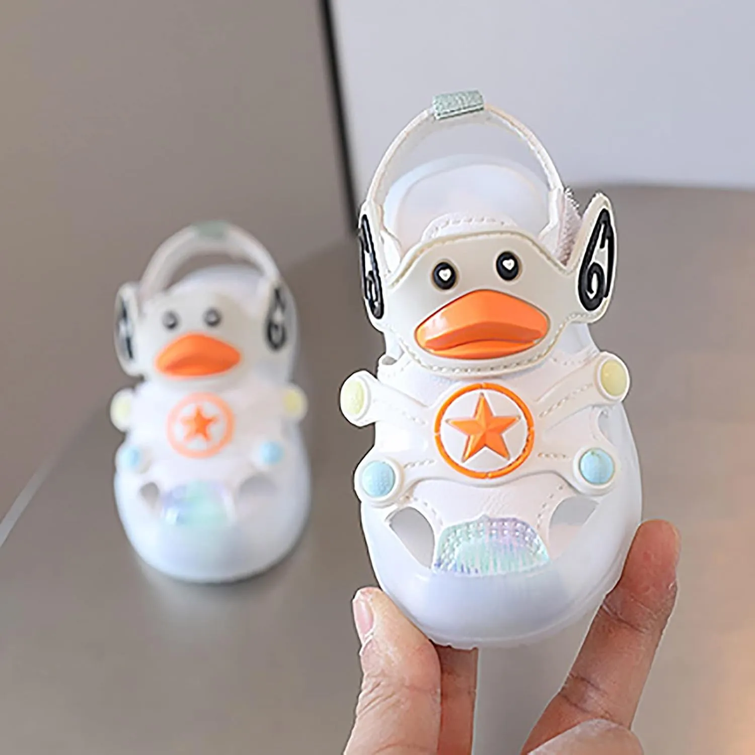 Baby Girls Boys Light Up Sandals Closed Toe Toddler Cute Walking Shoes Flat Rubber Infant Strap Shoe Soft Soles