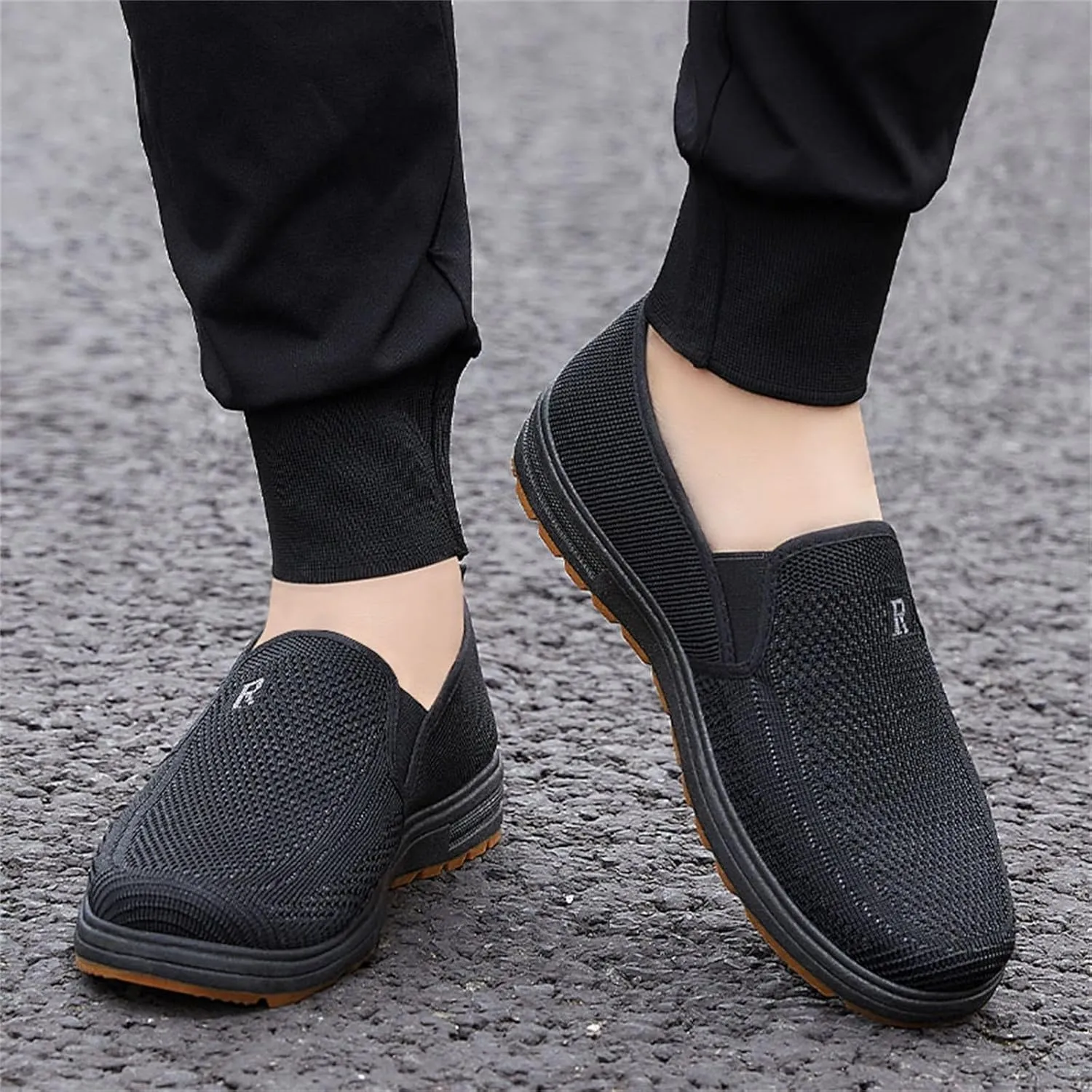 Fashion Spring and Summer Men Casual Shoes Flat Soft Bottom Mesh Breathable Slip On Comfortable Solid Forum Shoes