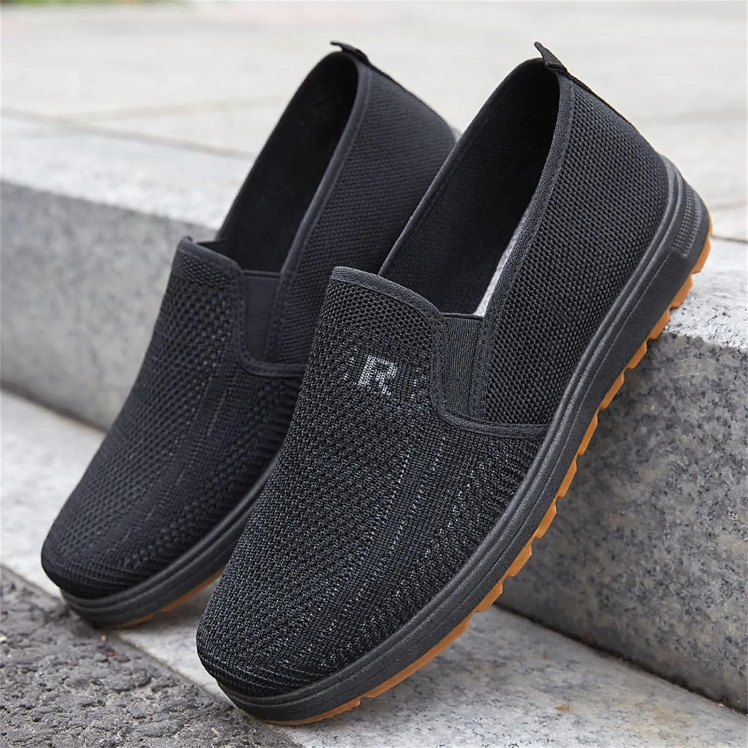 Fashion Spring and Summer Men Casual Shoes Flat Soft Bottom Mesh Breathable Slip On Comfortable Solid Forum Shoes