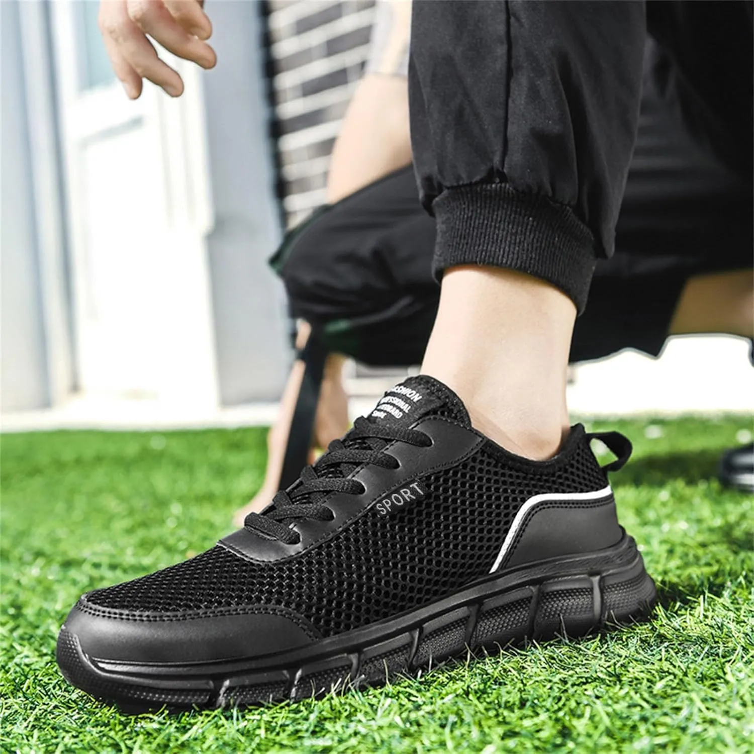 Fashion Spring and Summer Men Sports Shoes Flat Lightweight Mesh Breathable Lace Up Solid Color Casual Sneaker Men