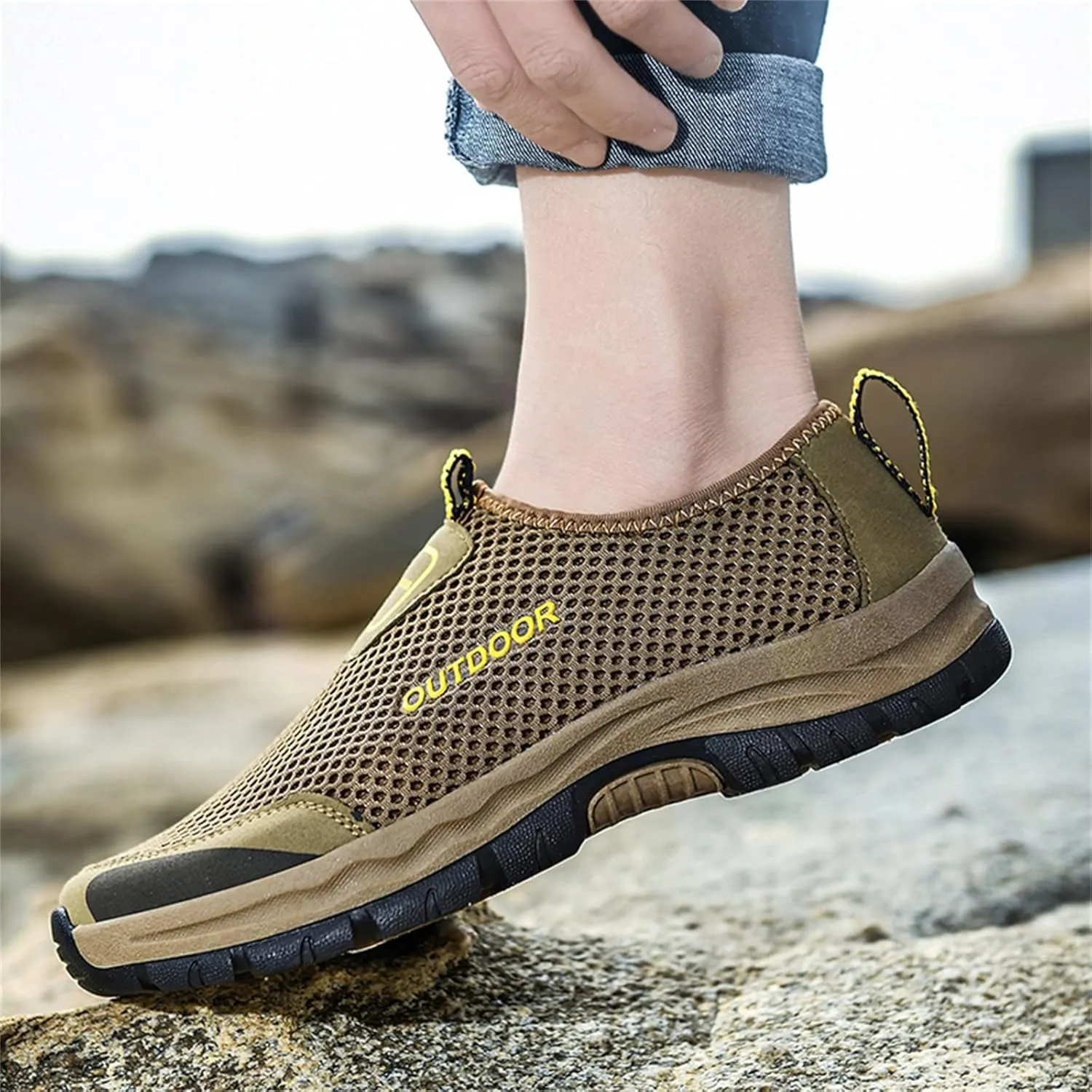 Fashion Spring and Summer Men Sports Shoes Hiking Shoes Hollow Mesh Breathable Slip On Sneaker Organizer for Men