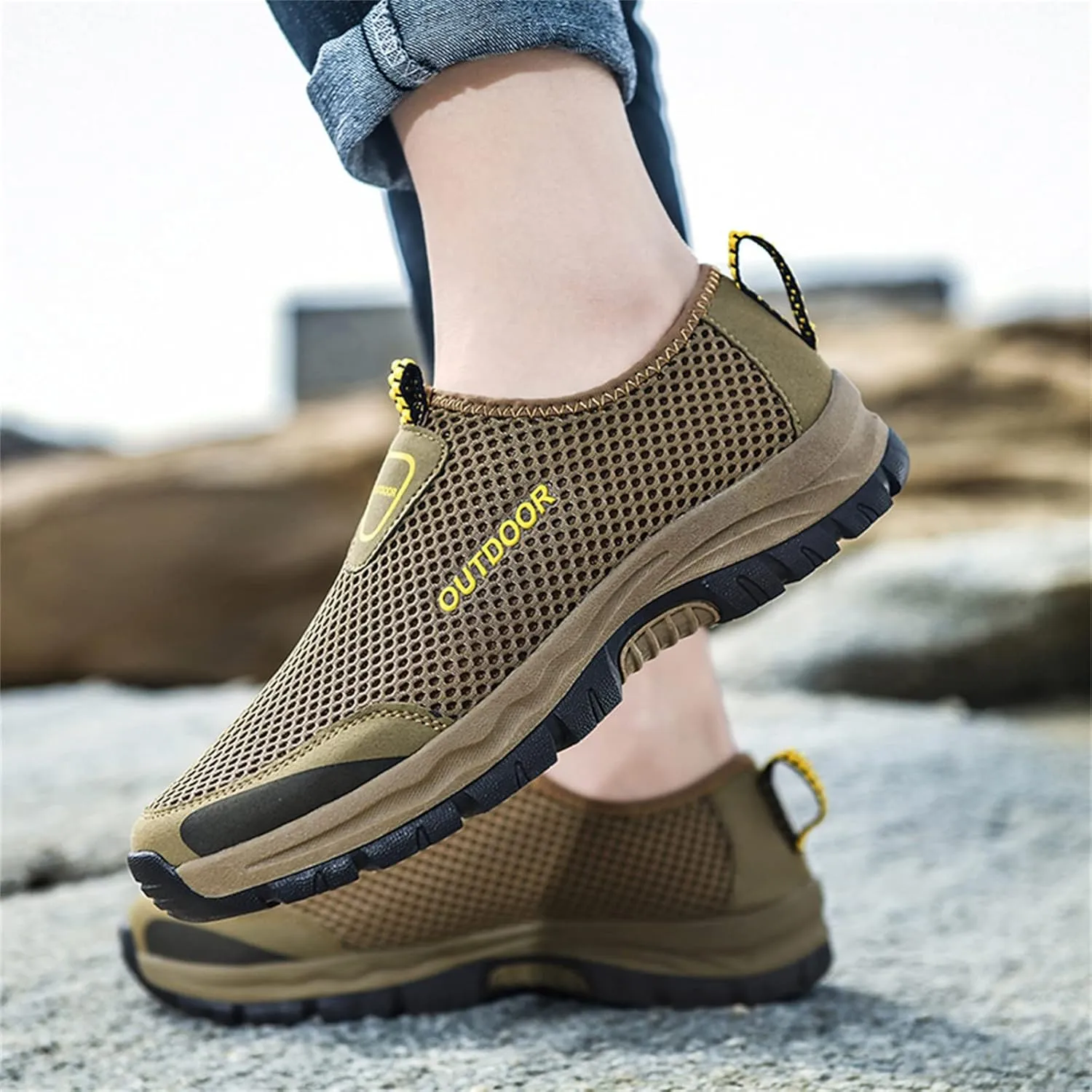 Fashion Spring and Summer Men Sports Shoes Hiking Shoes Hollow Mesh Breathable Slip On Sneaker Organizer for Men