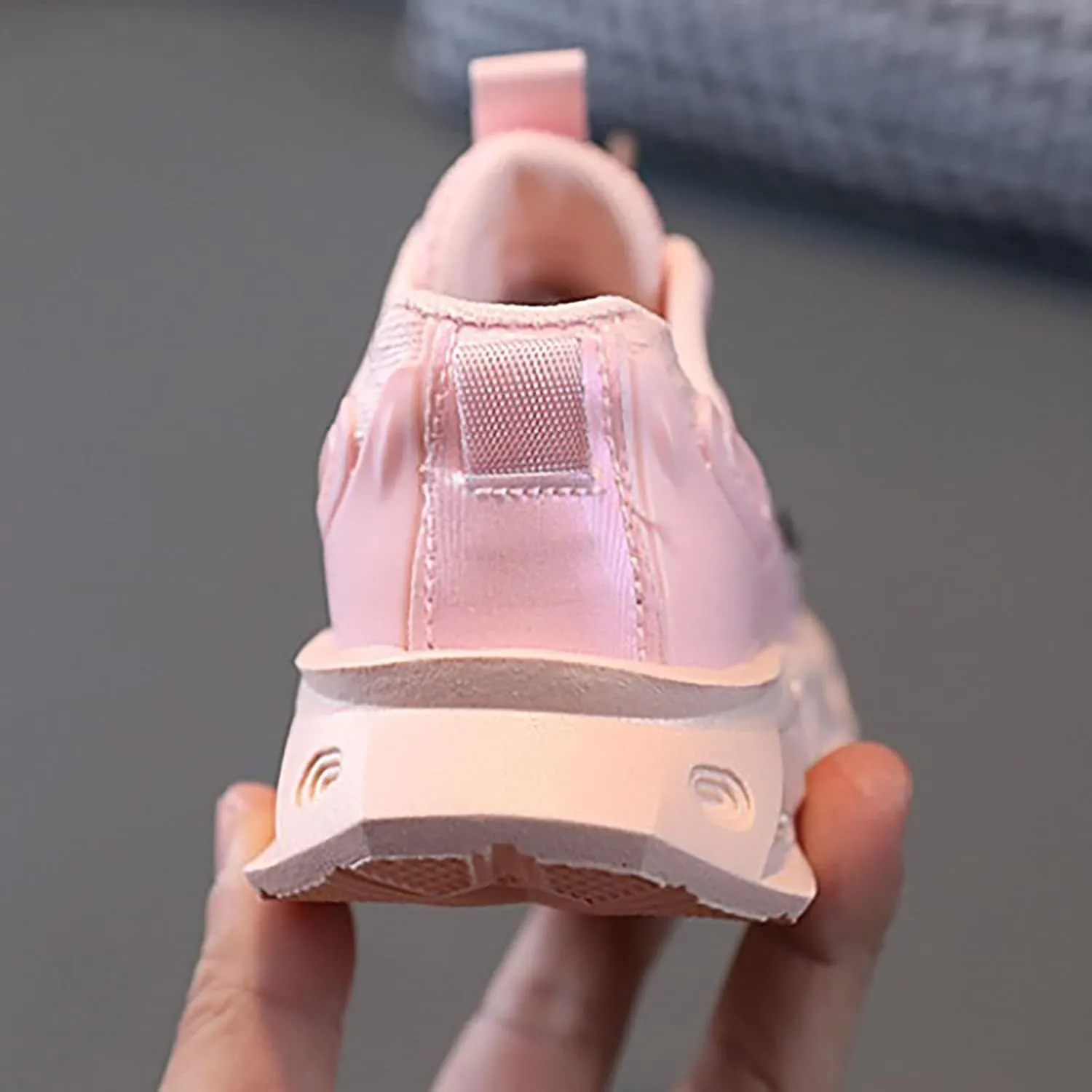 Kids Light Up Shoes Toddler Boys Girls LED Mesh Breathable Lightweight Walking Sneakers Lace Up Luminous Shoes