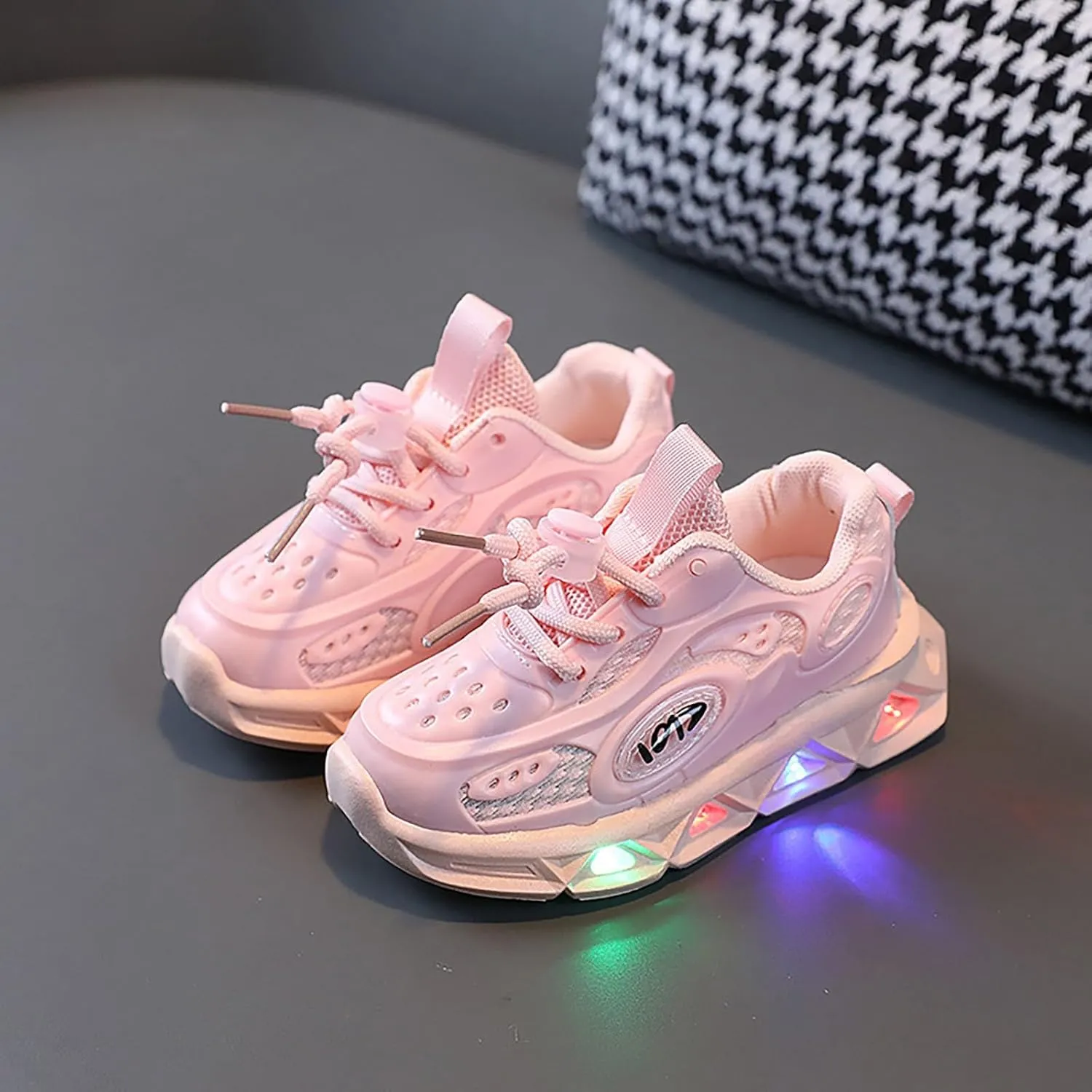 Kids Light Up Shoes Toddler Boys Girls LED Mesh Breathable Lightweight Walking Sneakers Lace Up Luminous Shoes