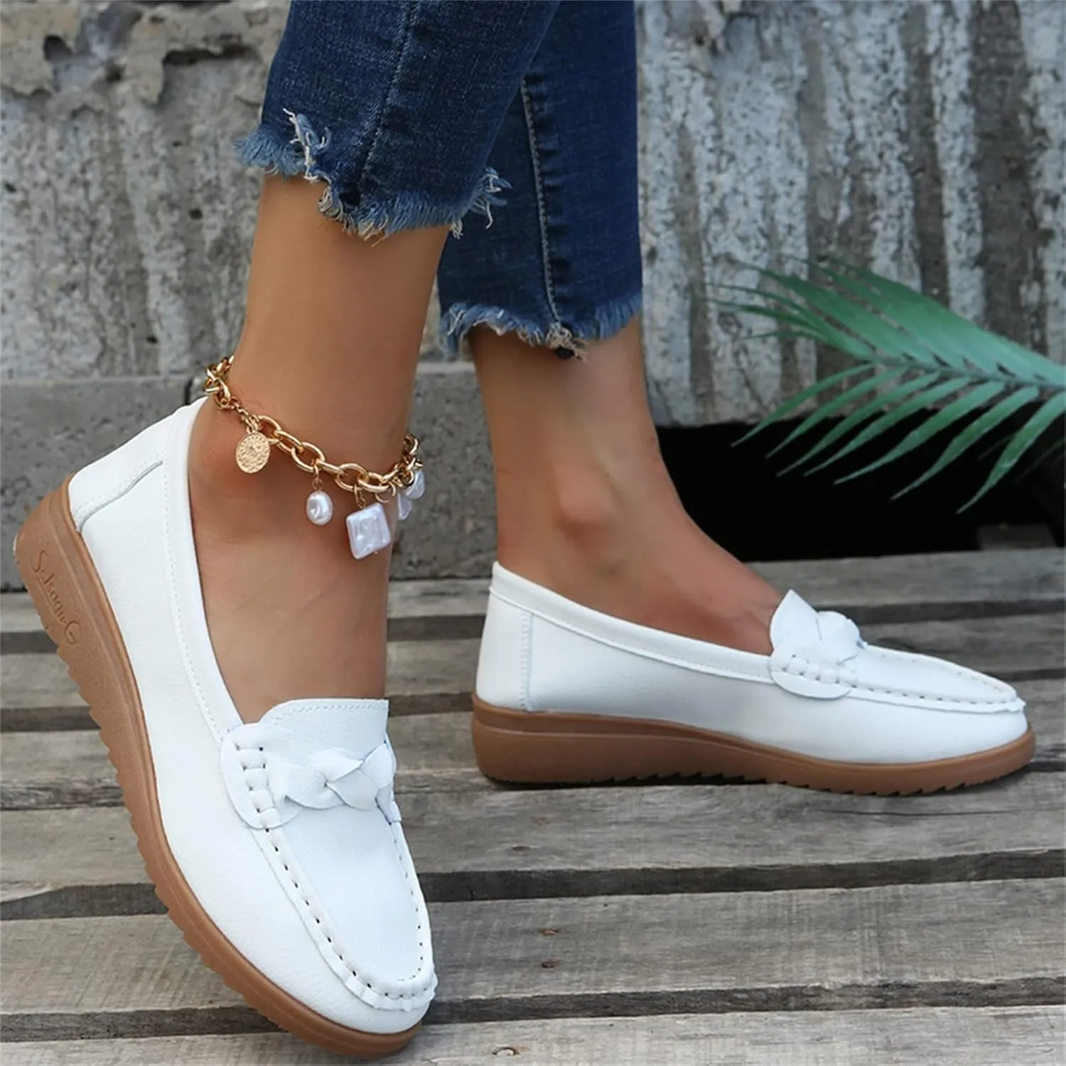 Women's Leather Flats Shoes Slip-Ons Casual Walking Loafers Breathable Driving Flats Shoes Orthopedic Loafers