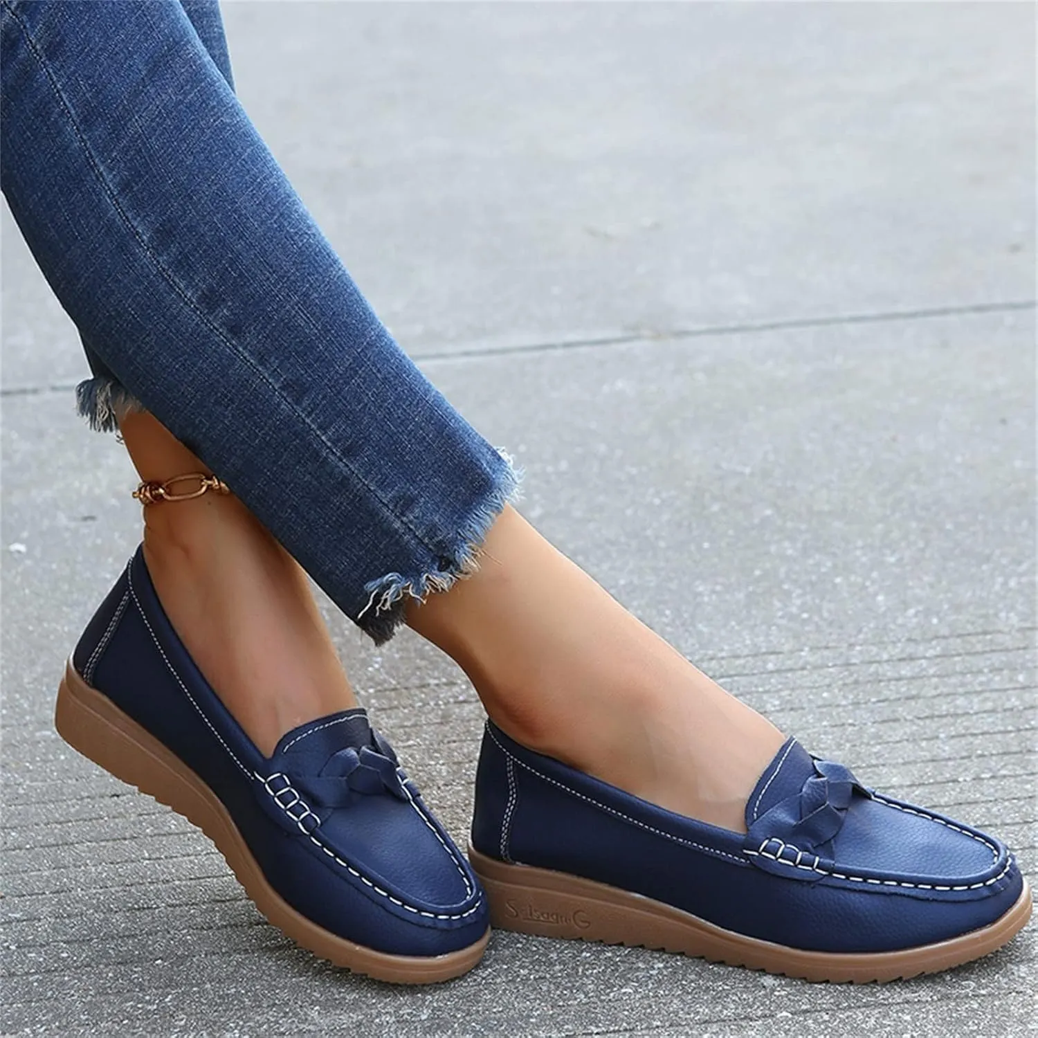 Women's Leather Flats Shoes Slip-Ons Casual Walking Loafers Breathable Driving Flats Shoes Orthopedic Loafers