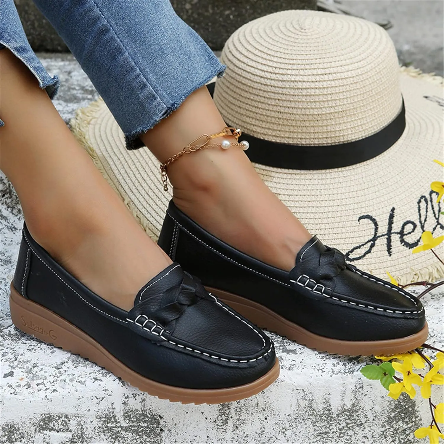Women's Leather Flats Shoes Slip-Ons Casual Walking Loafers Breathable Driving Flats Shoes Orthopedic Loafers