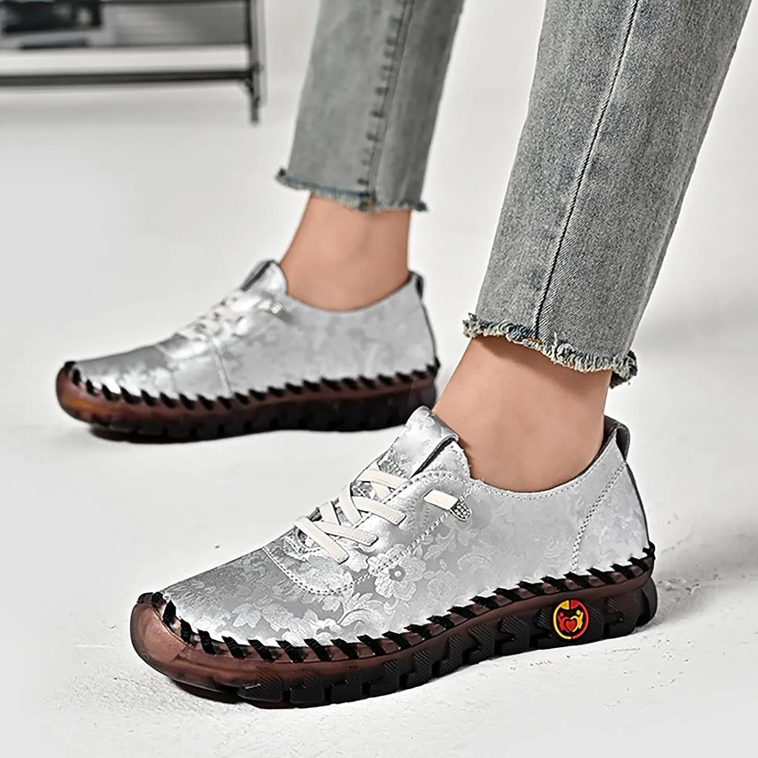 Women's Leather Soft Casual Breathable Walking Running Shoes Comfortable Tennis Shoes Flat Bottom Loafers Non Slip Summer Spring Women's Sneakers