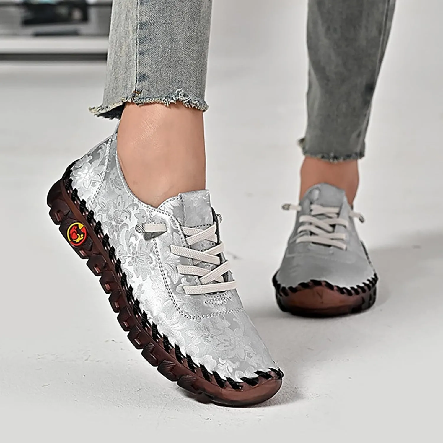 Women's Leather Soft Casual Breathable Walking Running Shoes Comfortable Tennis Shoes Flat Bottom Loafers Non Slip Summer Spring Women's Sneakers